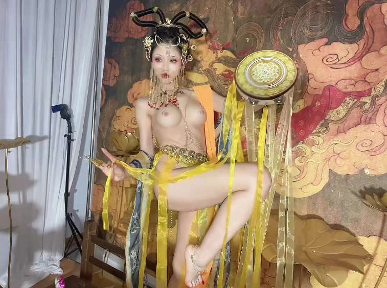 超爆款推特女神『钛合金TiTi』最新内部私拍_极品玉妃旗袍