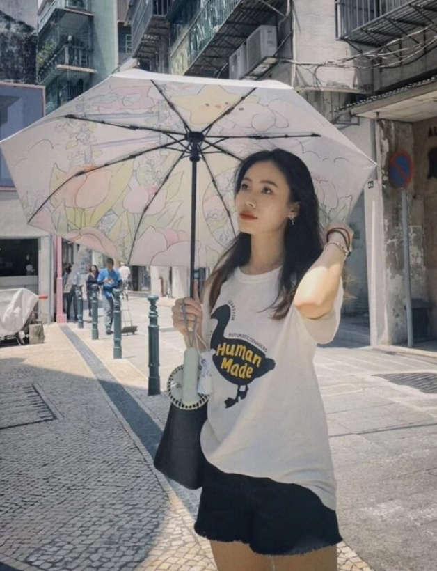 【蘋果原相機雲端泄密】三亞反差女大生【周書婷】性愛自拍流出，附生活照