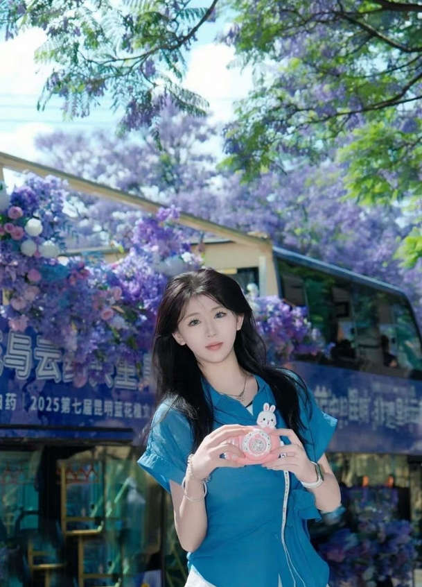云盘高质露脸泄密！福建明星气质美女私下极度反差，被金主包养调教性爱自拍[6V/4P/851M]