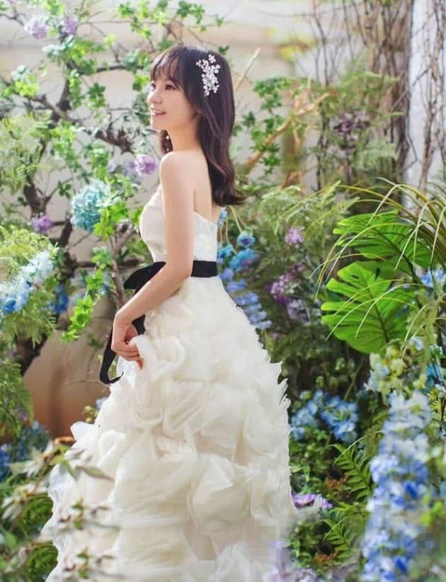 【新娘❤️泄密】某房50RMB作品 记录各种新娘定妆露点 闹洞房啪啪视频及性感婚纱照[250P/51V/1.64G]