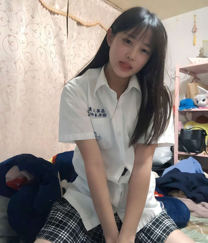 【原档泄密】情侣泄密 宝岛篇 第二期[150V/300P/9.61G]
