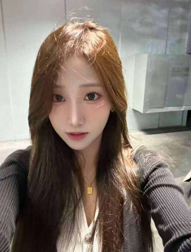 雲盤高質露臉泄密！深圳超反差大學生甘願做金主小母狗，女仆裝玩口球露臉調教啪啪