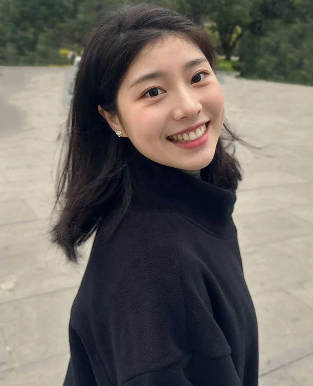 邯郸销售秦嘉倪被自己绿帽奴老公投稿曝光流出 自整理排重后双版本[33V/143P/725M]