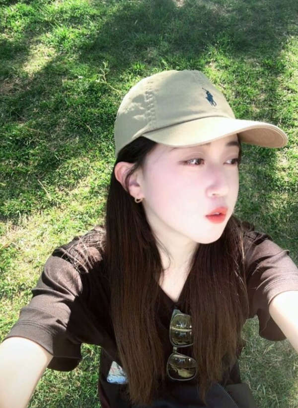 【雲端泄密】粉紅陰洞韻味美少婦一副小三臉，露臉性愛被土豪啪啪