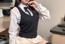 极品00后小仙女 过膝长筒袜 活力四射 极品蜜桃小丰臀 视觉感超强