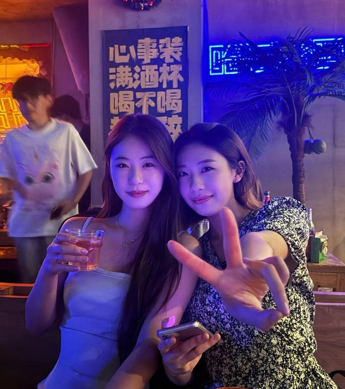 苹果原相机泄密 南京玩抖音的颜值姐姐[54V/27P/1.52G]