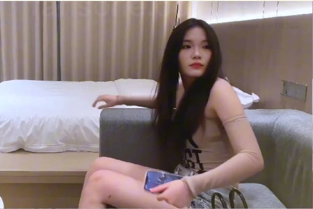 【7BOSS约啪】今天约的妹美腿身材做爱很配合