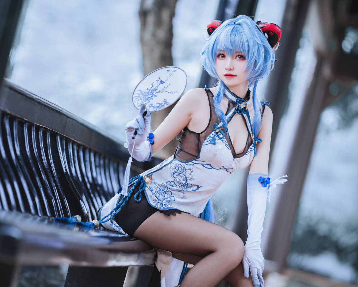 Coser 大大卷卷小卷 写真37套[610P/1V/5.05G]